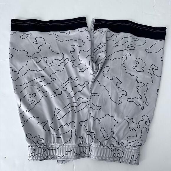 Under Armour camo Shorts - Picture 4 of 4